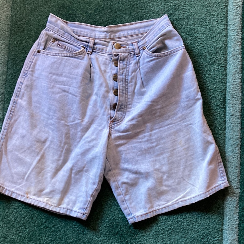 Chic Sz M Shorts Blue Cotton, plenty of pockets & attractive button up fly.